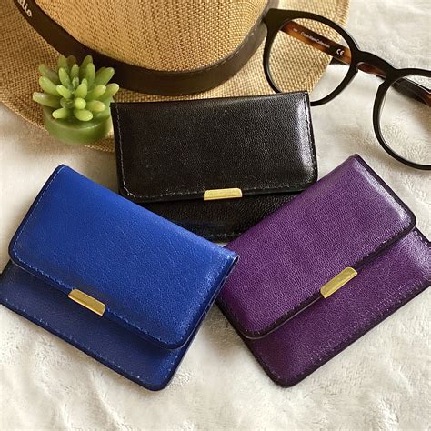 women's wallets.